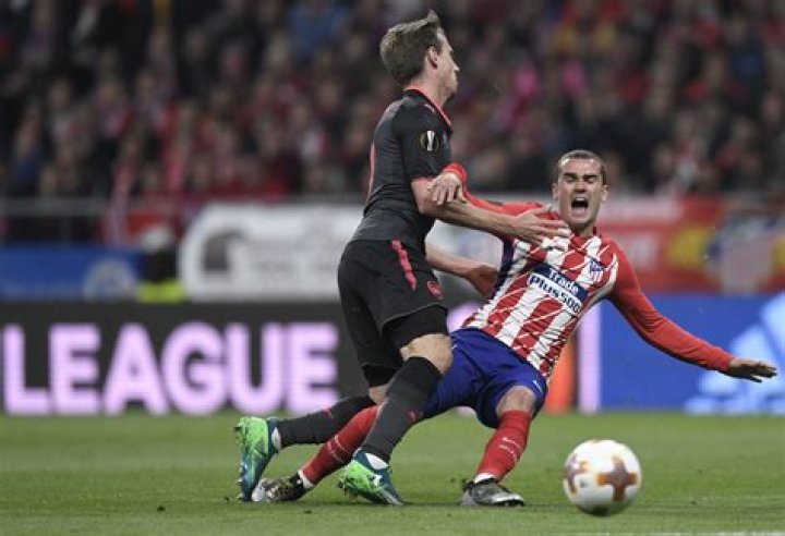 
Nacho Monreal Height, Weight, Net Worth, Age, Birthday, Wikipedia, Who, Instagram, Biography 