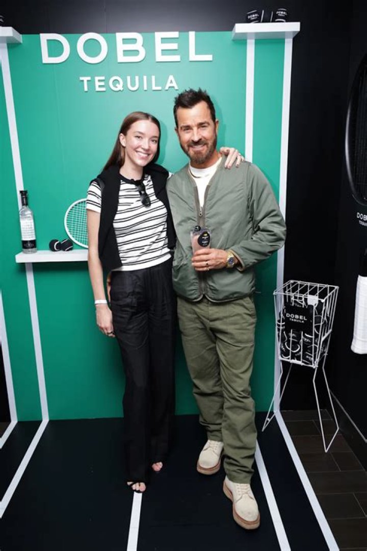 Nicole Brydon Bloom Height, Weight, Net Worth, Age, Wiki, Who, Instagram, Biography