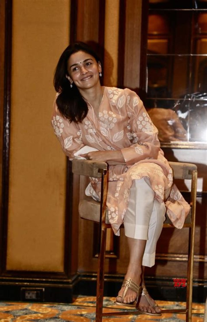 Nila Aalia Height, Weight, Net Worth, Age, Birthday, Wikipedia, Who, Instagram, Biography