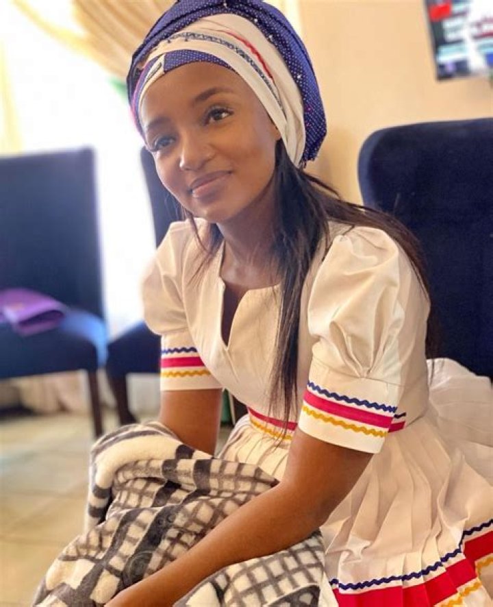 Nozi Langa Height, Weight, Net Worth, Age, Birthday, Wikipedia, Who, Nationality, Biography