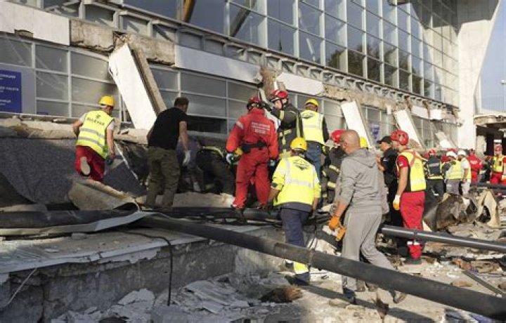 
On Twitter and Reddit, the Marmolada Crollo incident video 