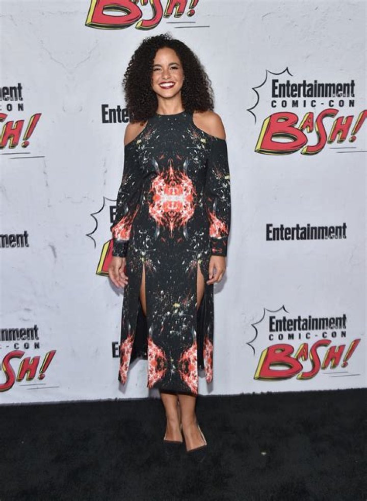 
Parisa Fitz Height, Weight, Net Worth, Age, Birthday, Wikipedia, Who, Nationality, Biography 