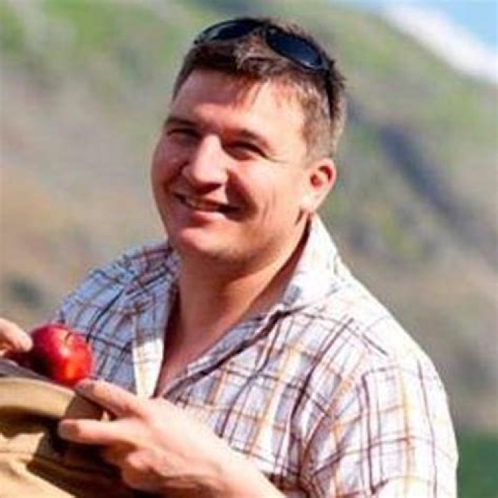 
Peter Sidwell Height, Weight, Net Worth, Age, Birthday, Wikipedia, Who, Instagram, Biography 