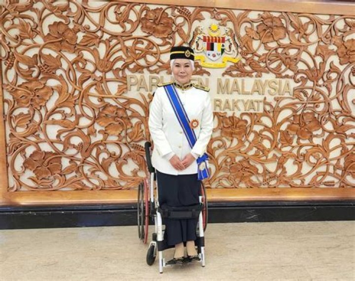 
Ras Adiba Radzi Height, Weight, Net Worth, Age, Birthday, Wikipedia, Who, Nationality, Biography 