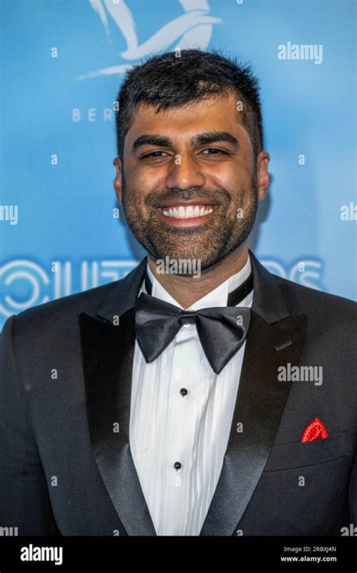 
Ravi Guru Singh Height, Weight, Net Worth, Age, Birthday, Wikipedia, Who, Instagram, Biography 