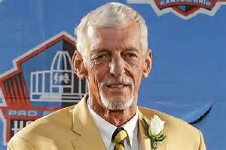 
Ray Guy, Considered One of the Best Punters in NFL History, Dead at 72: ‘A Legend’ 