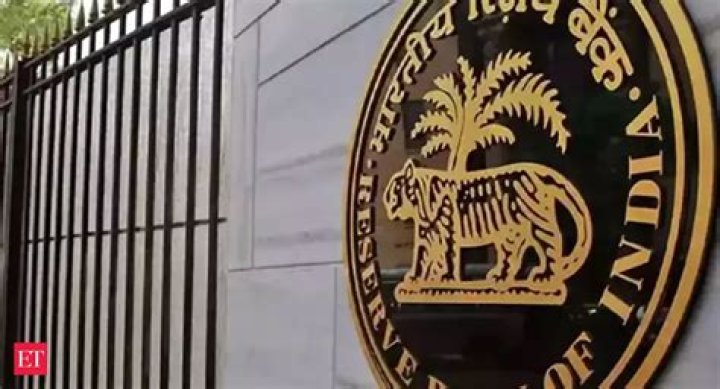 
RBI restrains Mahindra Finance from using recovery agents after accident 