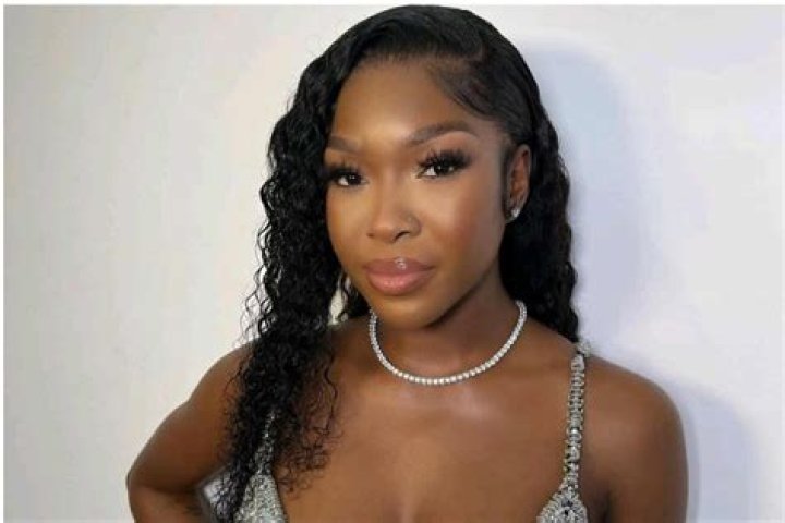 
Reality TV Star, Vee Reveals Why She Loves Twitter 