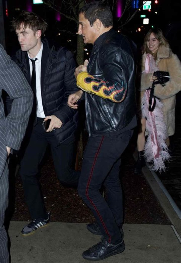 
Robert Pattinson and Suki Waterhouse Host New Year’s Eve Party ‘Side by Side’ 