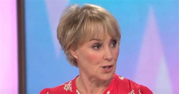 
Sally Dynevor Height, Weight, Net Worth, Age, Birthday, Wikipedia, Who, Nationality, Biography 