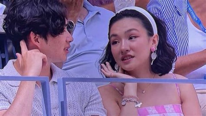 Sean Kaufman Girlfriend Minnie Mills Is A Fellow Actress