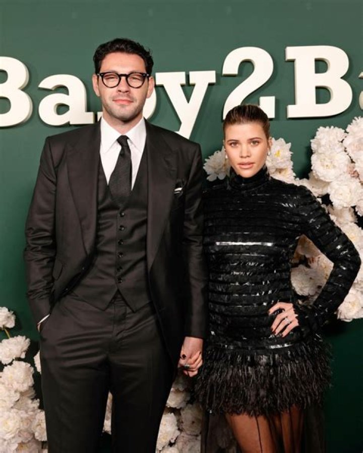 Sofia Richie Height, Weight, Net Worth, Age, Birthday, Wikipedia, Who, Nationality, Biography