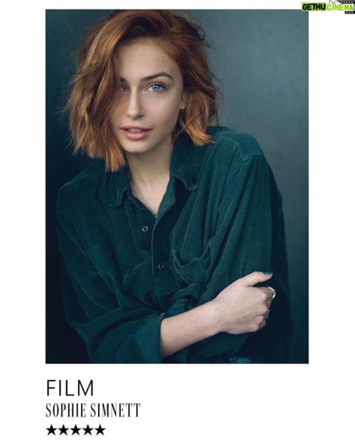 
Sophie Simnett Height, Weight, Net Worth, Age, Birthday, Wikipedia, Who, Nationality, Biography 