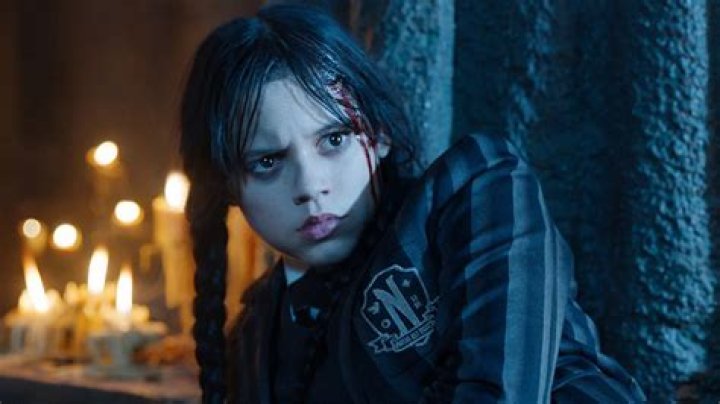 
Steven DeKnight apologizes to Jenna Ortega after calling her “toxic and entitled” 