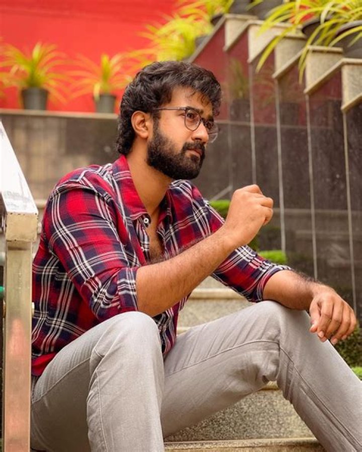 Sumit Kaul Height, Weight, Net Worth, Age, Birthday, Wikipedia, Who, Instagram, Biography