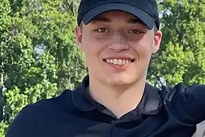 
Suspect, 19, Charged with Attempted Murder in NYE Machete Attack Against Police Near Times Square 