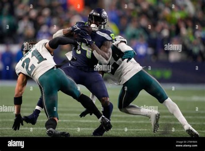 
Sydney Brown injury update: Philadelphia Eagles safety suffers thigh injury vs Tampa Bay Buccaneers 