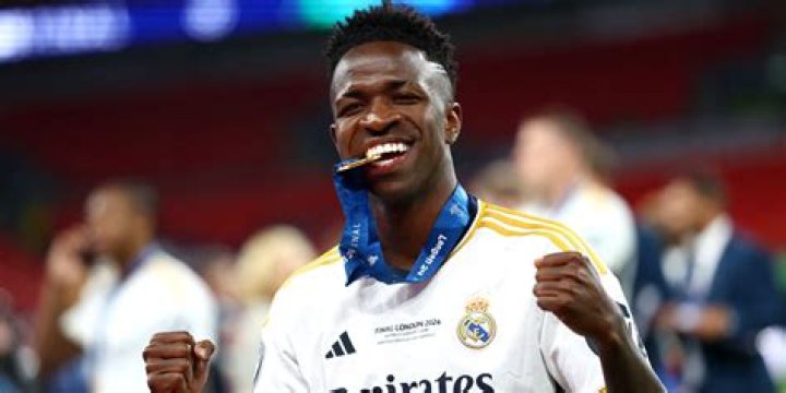 
Thalys Vinicius Height, Weight, Net Worth, Age, Birthday, Wikipedia, Who, Nationality, Biography 
