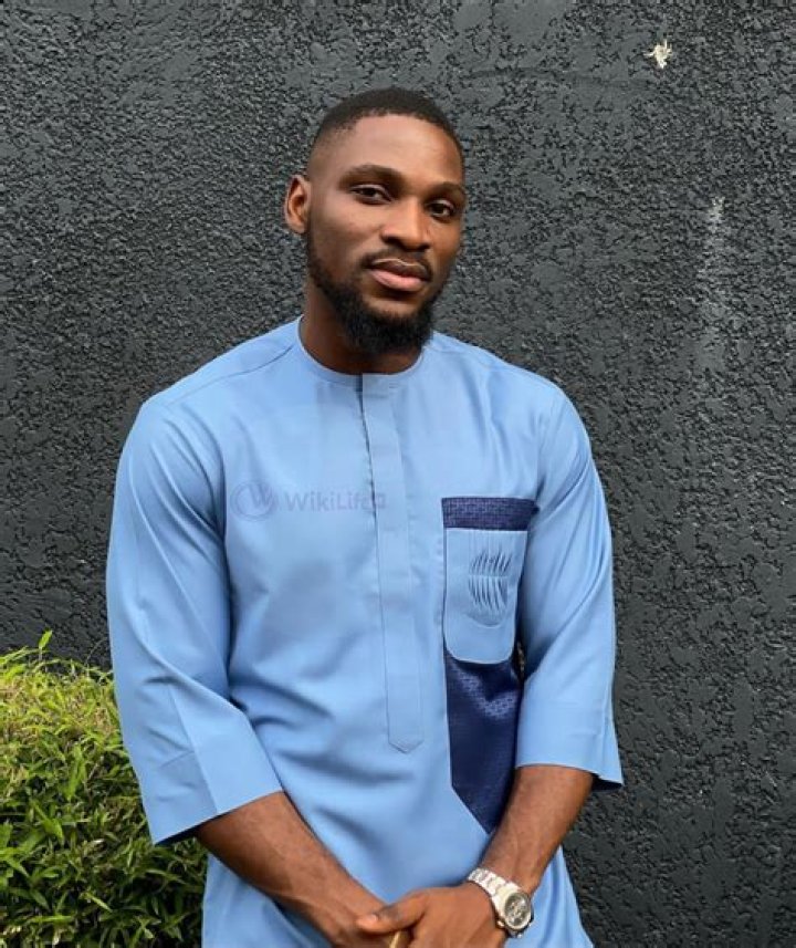 
Tobi Bakre Height, Weight, Net Worth, Age, Birthday, Wikipedia, Who, Nationality, Biography 