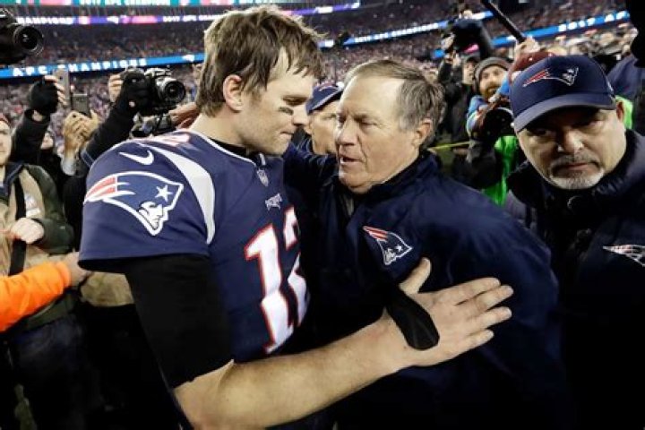 
Tom Brady ‘Impressed’ with Bill Belichick and Patriots, Says He Watches Team ‘Every Week’ 