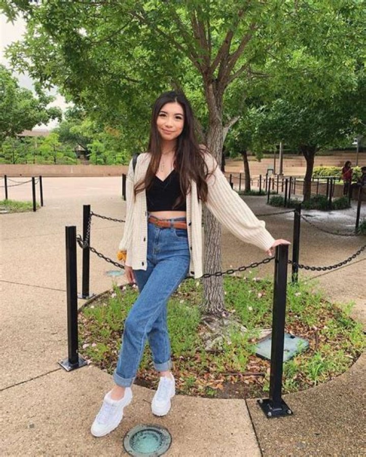 
Trin Lovell Height, Weight, Net Worth, Age, Birthday, Wikipedia, Who, Nationality, Biography 