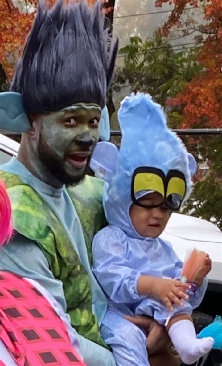 
Usher Dresses Up in ‘Trolls’ Halloween Costume with His Kids After First Picks Failed 