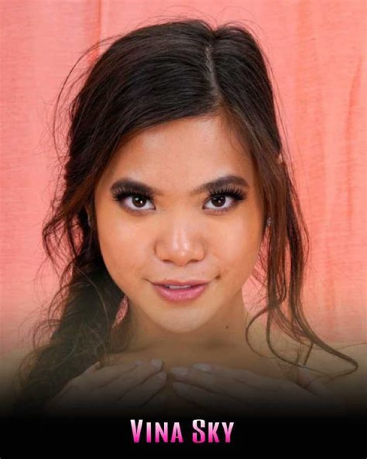 Vina Sky Height, Weight, Net Worth, Age, Birthday, Wikipedia, Who, Instagram, Biography