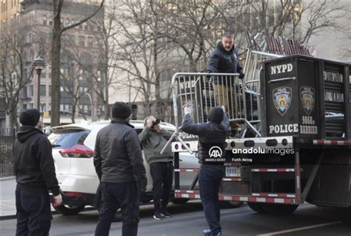 
Watch: Ahead of Donald Trump’s arrest, NYPD sets up barricades outside Manhattan Criminal Court 