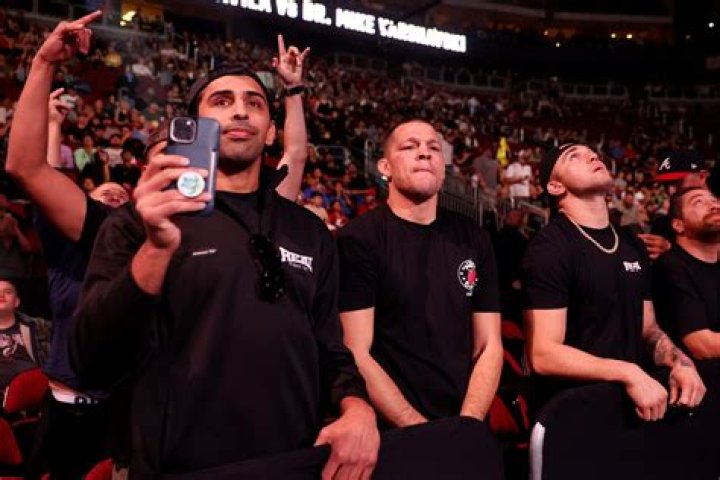 
Watch: Nate Diaz chokes Logan Paul lookalike in New Orleans 