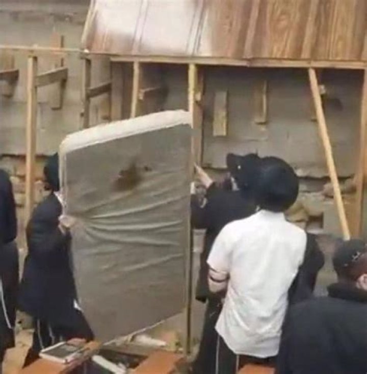 
WATCH: Video shows blood stained mattresses being removed from home where Bryan Kohberger murdered Idaho students 