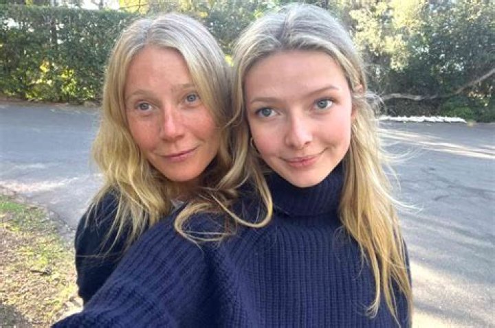
Where Is Apple Martin Going To College? Gwyneth Paltrow Look-Alike Daughter Is 18 Already! 