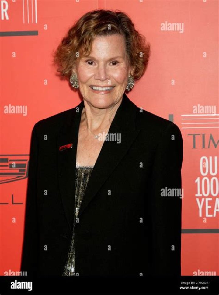 
Where Is Judy Helkenberg Gary Busey’s Wife Now? Their Relatinship Timeline In A Frame! 