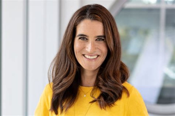 
Where Is The Journalist Sina Mainitz From? 