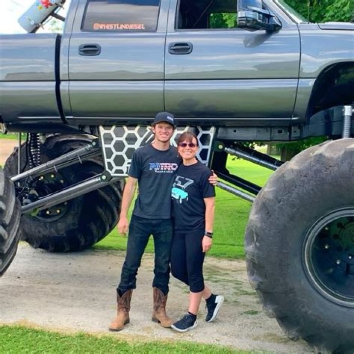 Whistlindiesel Height, Weight, Net Worth, Age, Birthday, Wikipedia, Who, Nationality, Biography