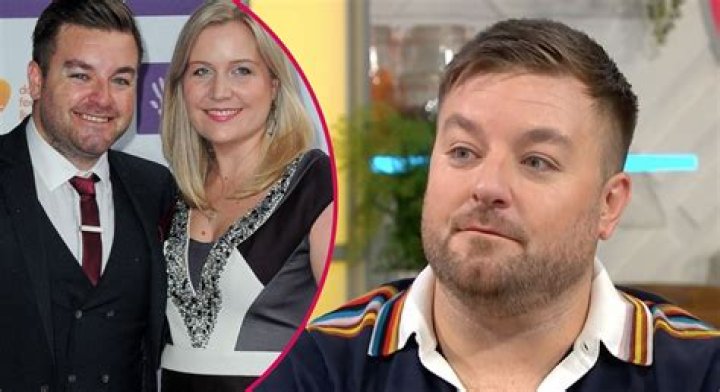 
Who are Alex Brookers Parents? Alex Brooker Biography, Parents Name and More 