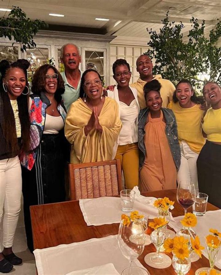 
Who are Gayle Kings Parents? Gayle King Biography, Parents Name, Nationality and More 