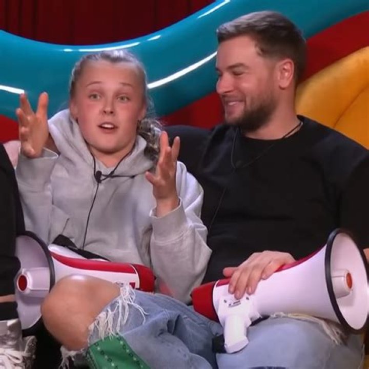 Who Are Hunter Moore Parents And Girlfriend Kirra Hughes? Where Is He Now?