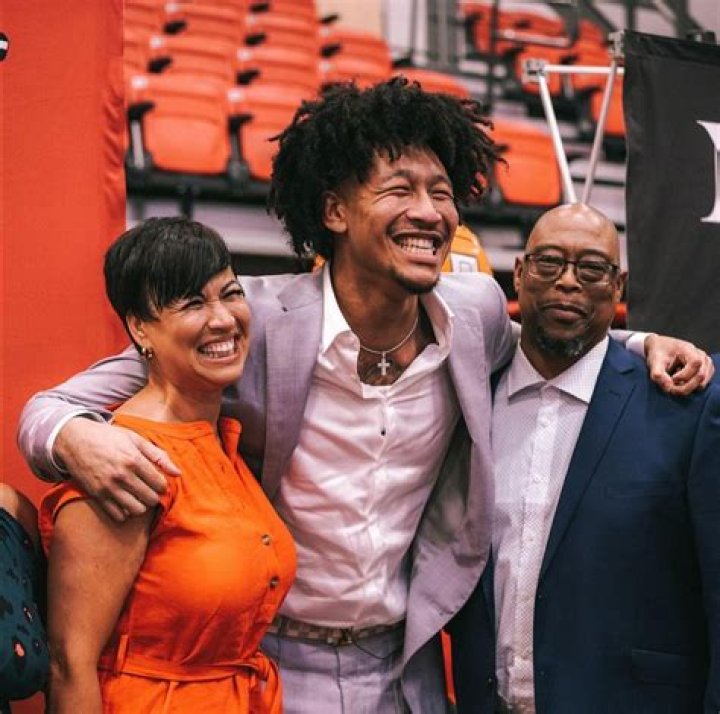 
Who Are Jaylin Williams Parents? Meet His Father Michael And Mother Linda Williams 