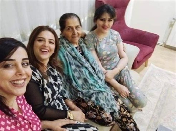 
Who Are Mahsa Amini Parents? Father Amjad Amin, Mother, Bother Kiaresh Amini 