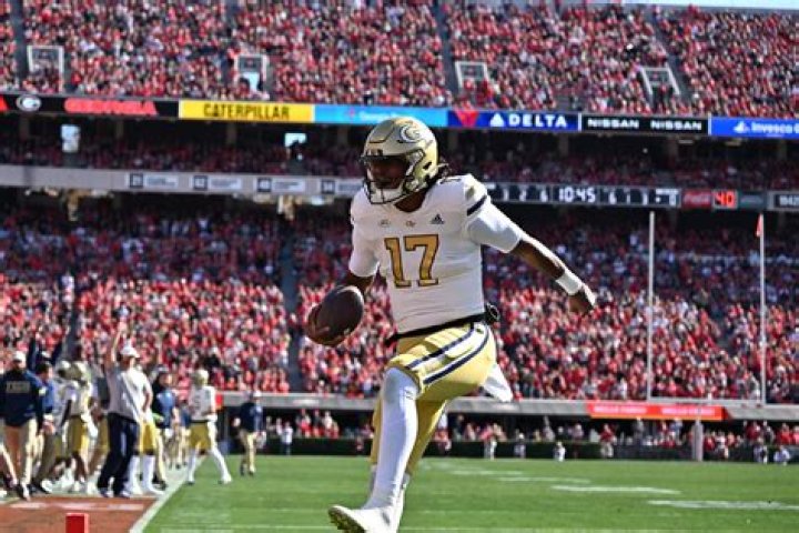 
Who Are Taisun Phommachanh Parents Sam And Jasmine? Georgia Tech Quarterback Is A Connecticut Native 