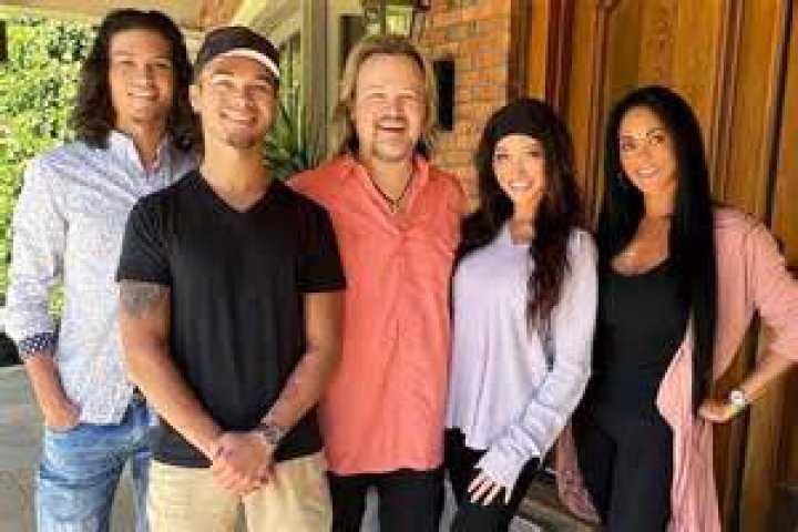 
Who Are Tari Eason Family? Meet His Parents And Siblings On Instagram 
