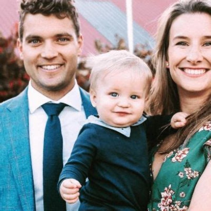 
Who Is Alex Carey Wife, Eloise Carey? Family And Net Worth Details 
