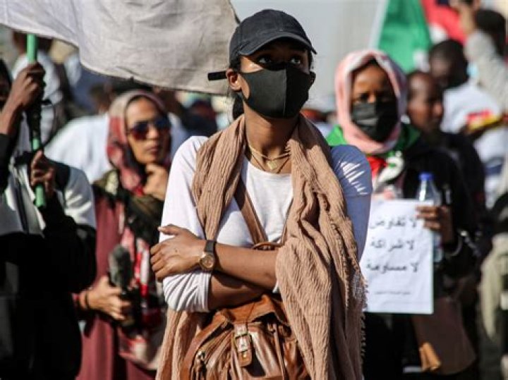 
Who Is Amira Osman And Why Is She Arrested? Sudanese Women’s Rights Activist Detained 