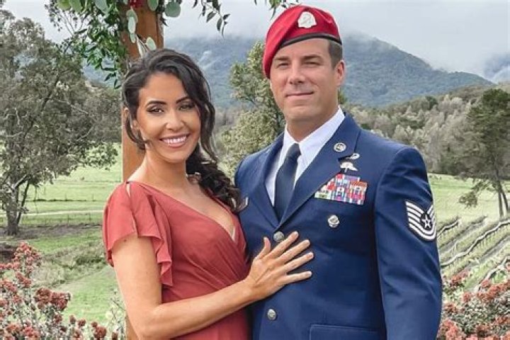 
Who Is Anna Estrella Husband? 