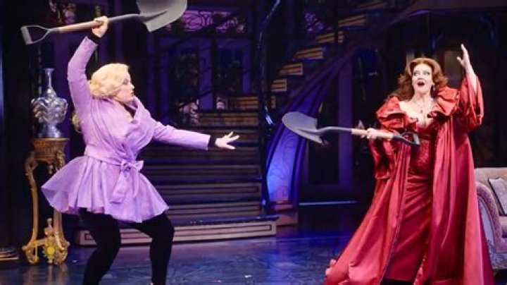 
Who Is Eva Chen? Bec Meaning On Reddit And Twitter Drama 