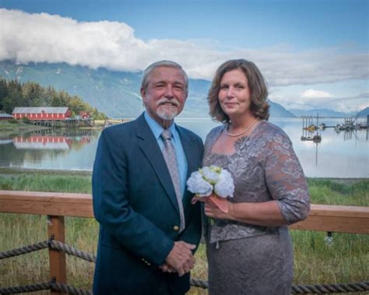 
Who Is Fred Hurt Wife Jennifer Sheets | Relationship With Ex Wife Lorrayne Frances Leier 