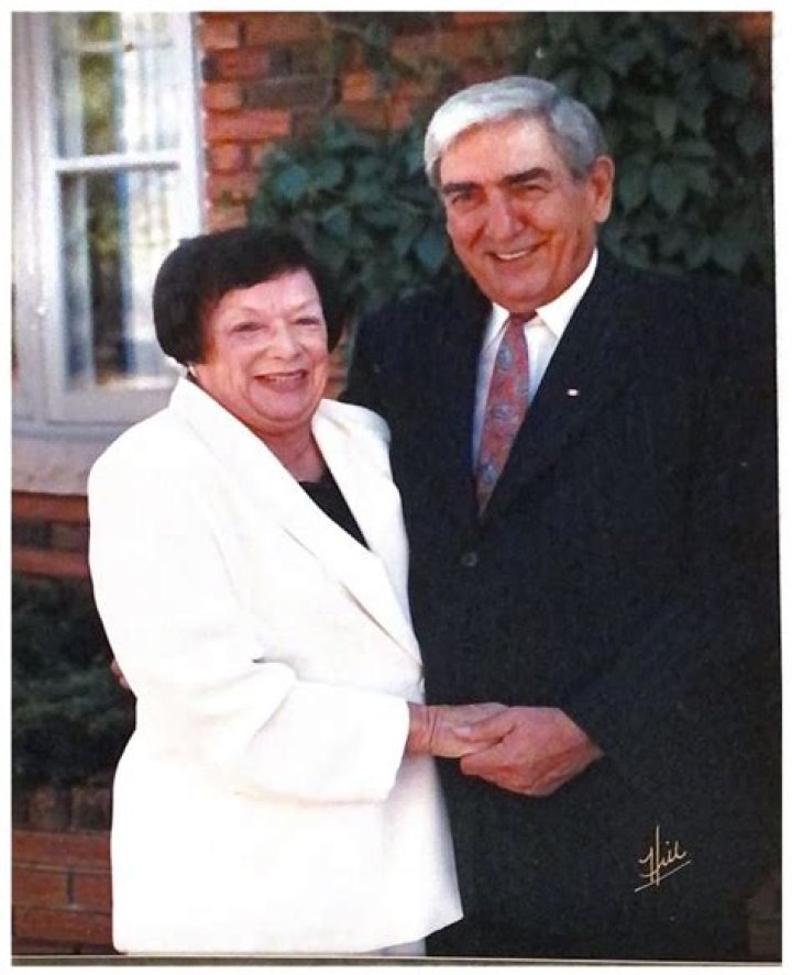 
Who Is Janet Casgrain? Wife Of Joe Comuzzi Mourns His Death Age 88 