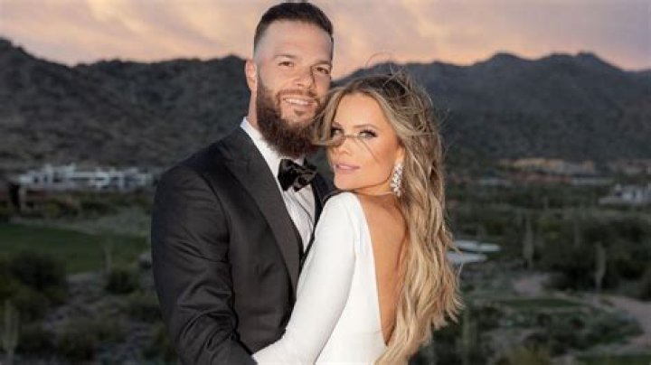 Who Is Kelly Nash? Meet The Gorgeous Wife Of Dallas Keuchel!
