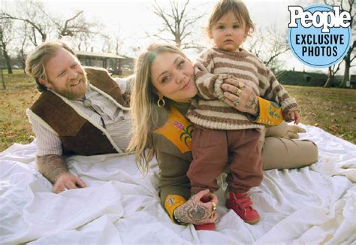 Who is London King? All You Need To Know About Elle King’s Mother