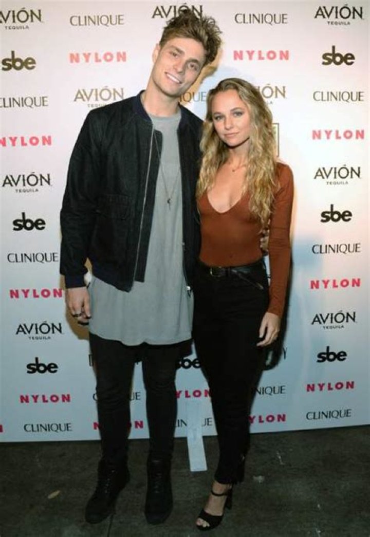 Who Is Madison Iseman Boyfriend? Dating History Age And Height